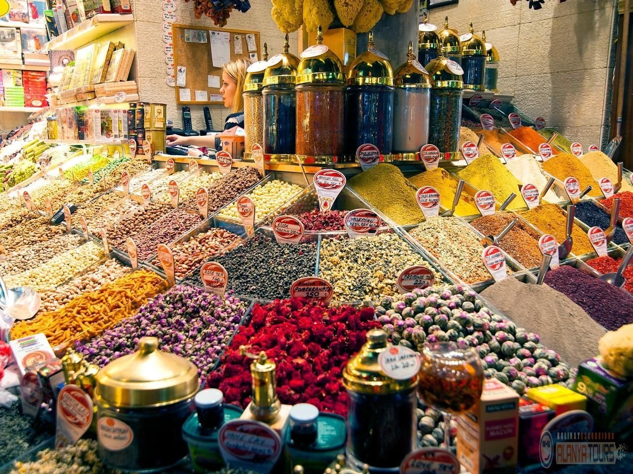 BAZAAR IN ALANYA